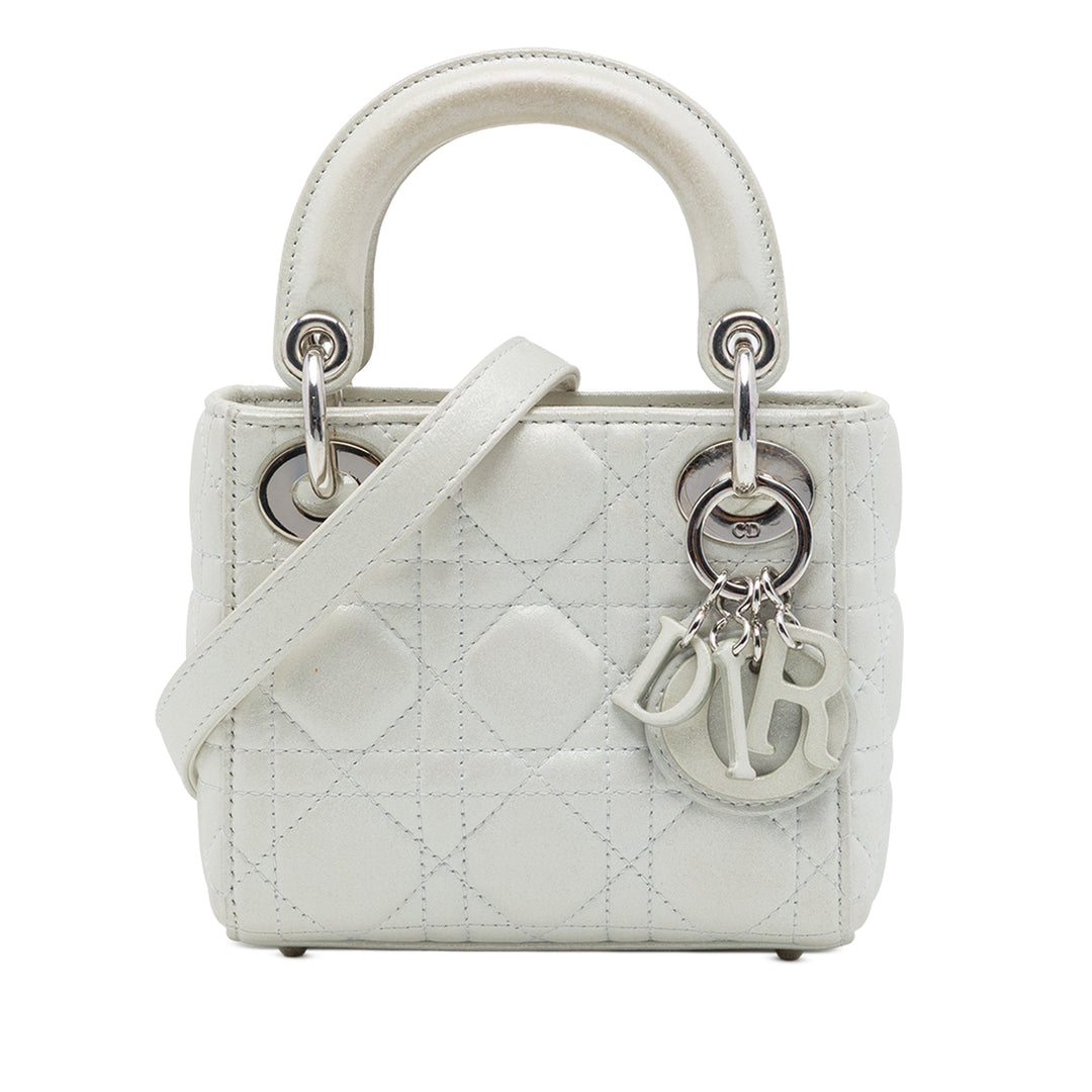 Dior Sac à main Lady Dior Irisé Cannage Micro Cuir d'agneau Argenté – vue principale – GABY PARIS