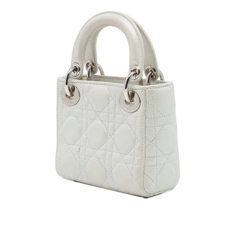 Dior Sac à main Lady Dior Irisé Cannage Micro Cuir d'agneau Argenté – vue 2 – GABY PARIS