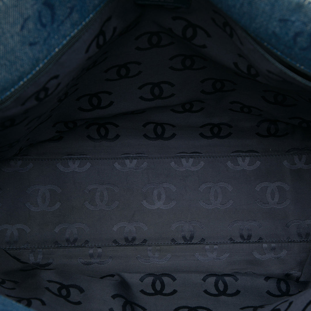 Chanel CC Cabas Jean Bleu – vue 4 – GABY PARIS