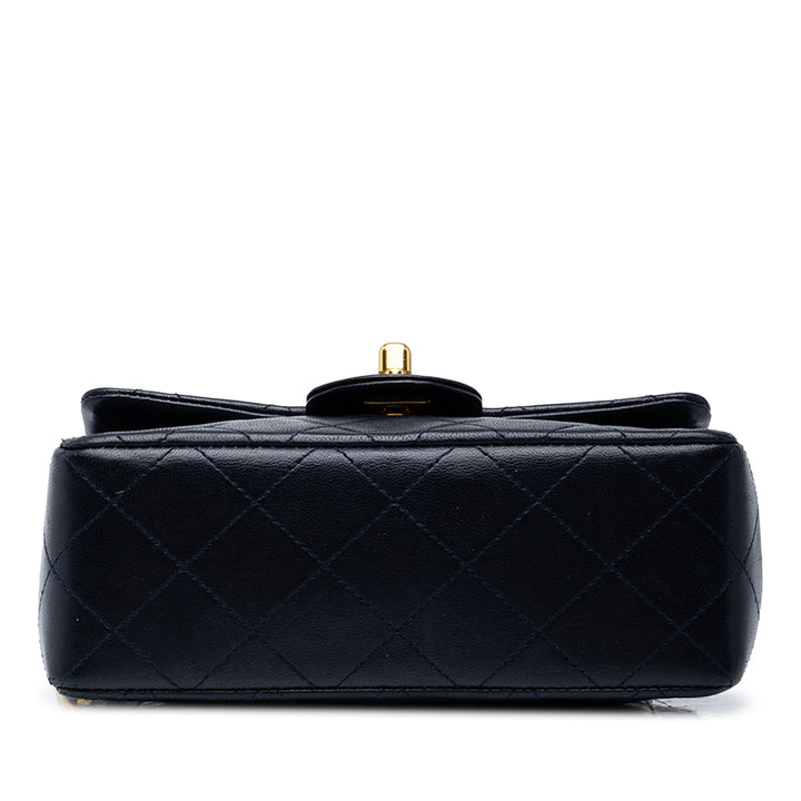 Chanel Sac bandoulière Classic Carré Rabat simple Mini Cuir d'agneau Bleu – vue 3 – GABY PARIS