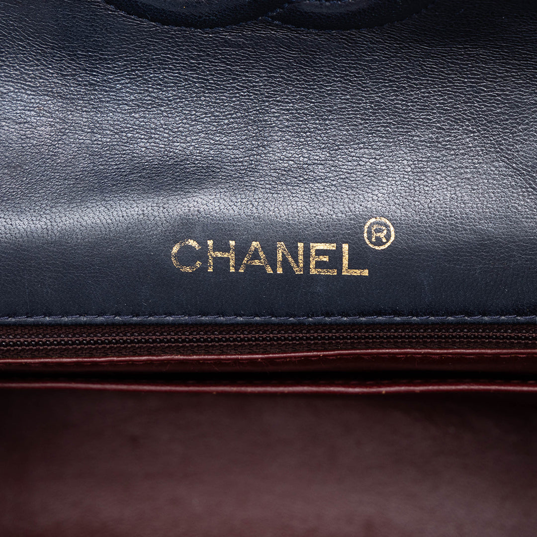 Chanel Sac bandoulière Classic Carré Rabat simple Mini Cuir d'agneau Bleu – vue 5 – GABY PARIS