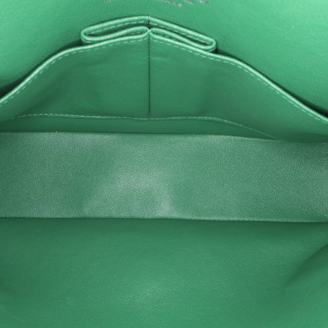 Medium Classic Caviar Double Flap Green - Gaby Paris