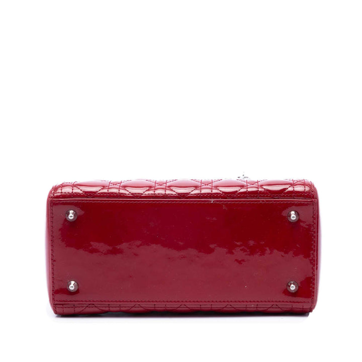 Dior Sac à main Lady Dior Cannage Moyen Rouge – vue 3 – GABY PARIS