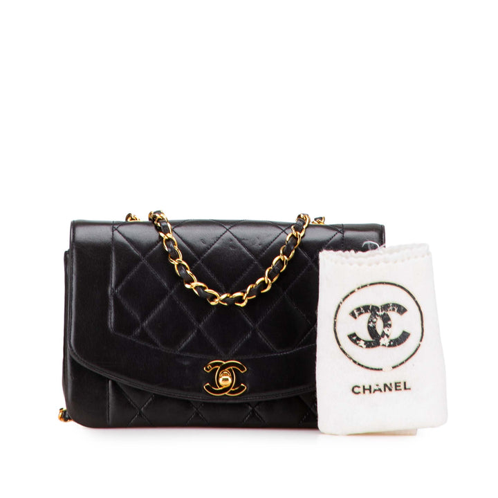 Chanel Small Cuir d’agneau Diana Flap Noir