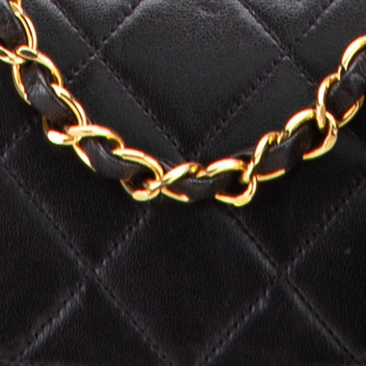 Chanel Small Cuir d’agneau Diana Flap Noir