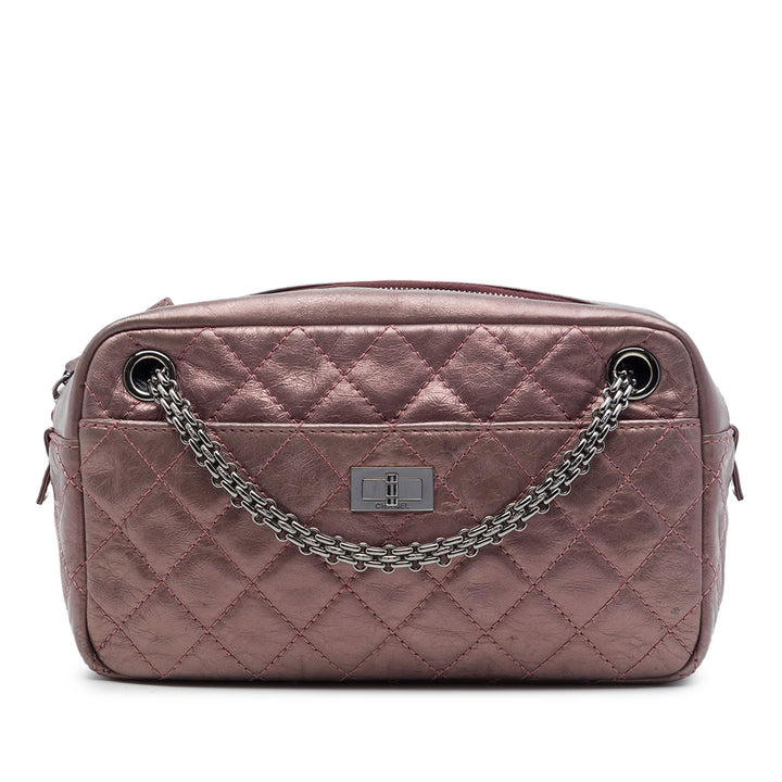 Chanel Matelassé Métallisé vieilli Reissue 2.55 Sac caméra Moyen Cuir de veau Rose – vue principale – GABY PARIS