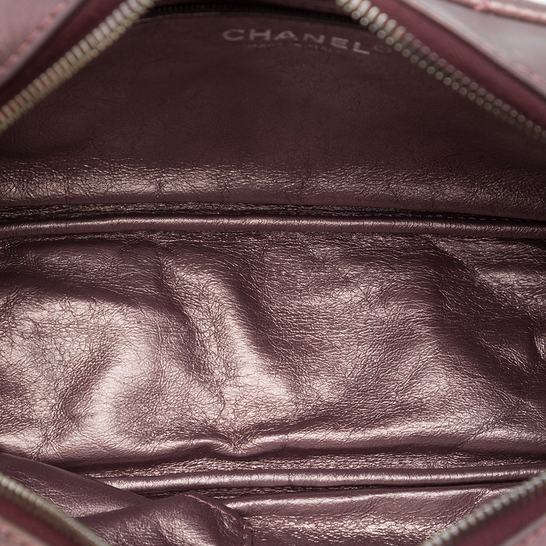 Chanel Matelassé Métallisé vieilli Reissue 2.55 Sac caméra Moyen Cuir de veau Rose – vue 4 – GABY PARIS