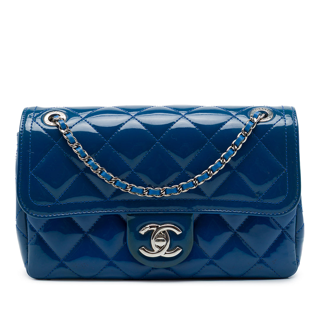 Chanel Sac bandoulière Matelassé Coco Shine à rabat Petit Bleu – vue principale – GABY PARIS
