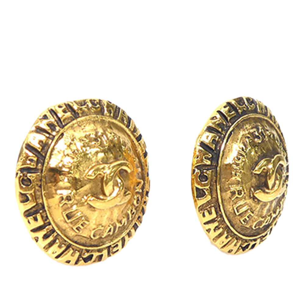 Chanel CC plaqué Logo Rond À clip Boucles d'oreilles Doré – vue 2 – GABY PARIS