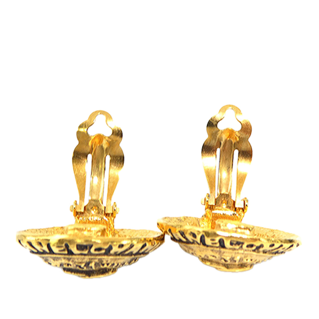 Chanel CC plaqué Logo Rond À clip Boucles d'oreilles Doré – vue 7 – GABY PARIS