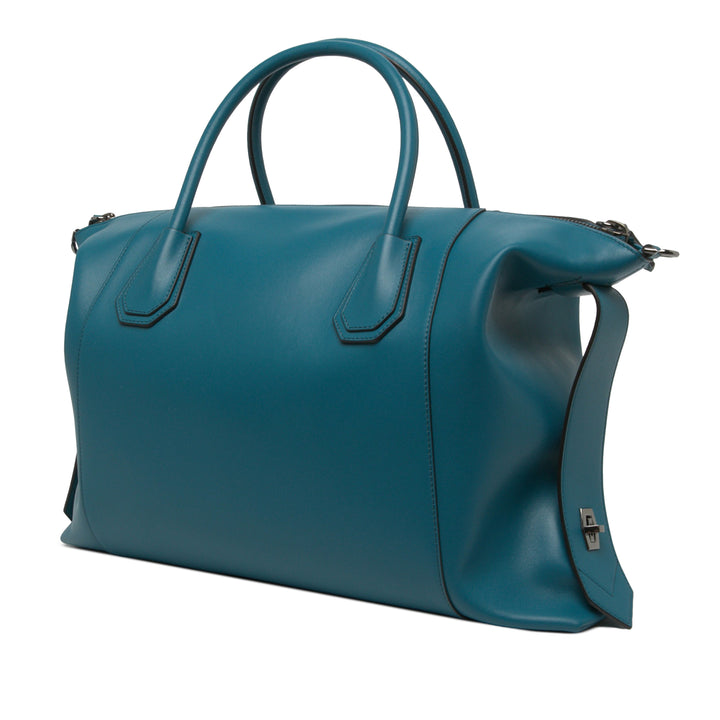 Givenchy Sac à main Antigona Souple Moyen Cuir de veau Bleu – vue 2 – GABY PARIS