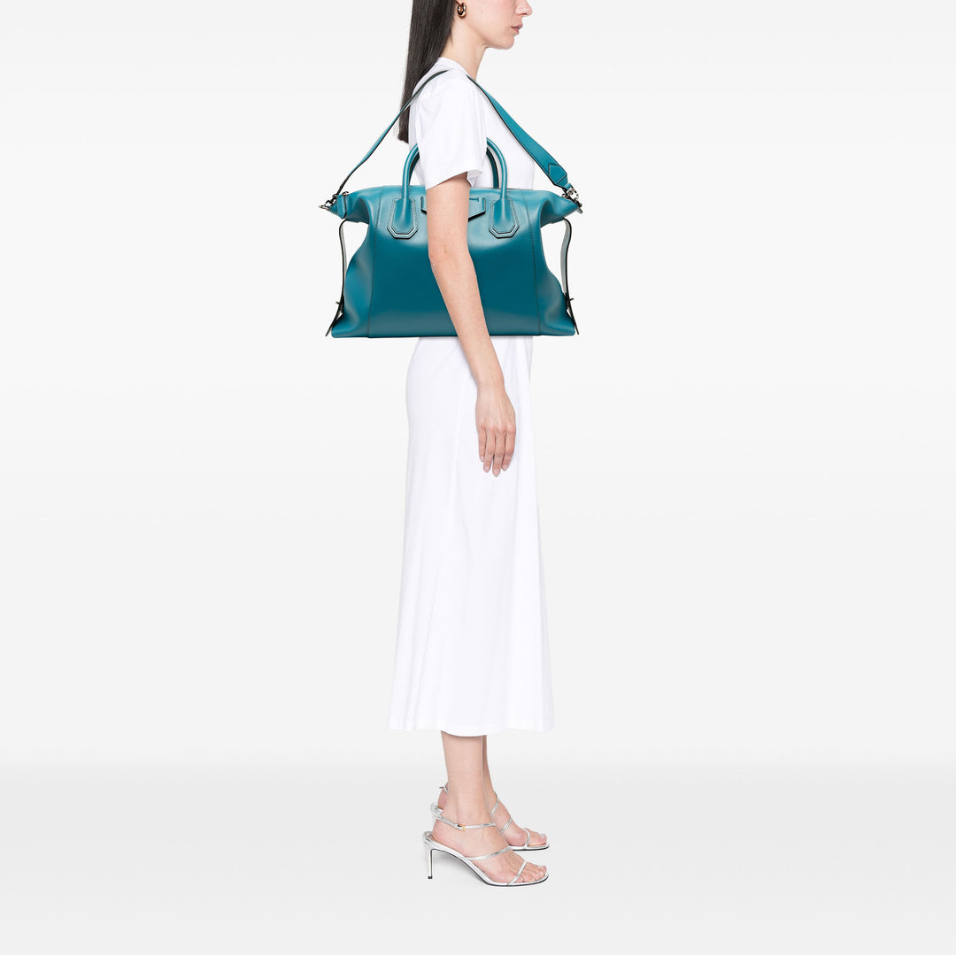 Givenchy Sac à main Antigona Souple Moyen Cuir de veau Bleu – vue 5 – GABY PARIS