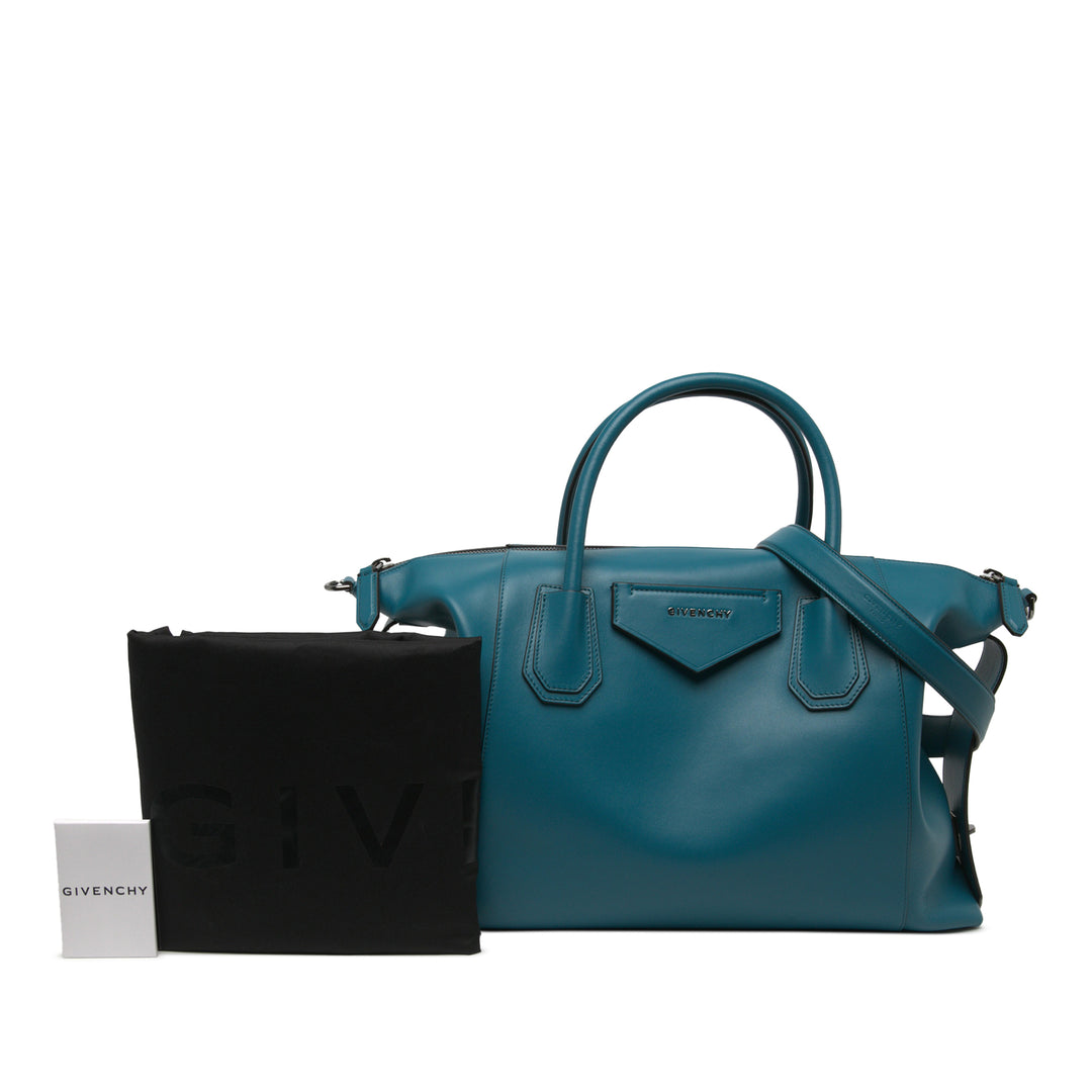 Givenchy Sac à main Antigona Souple Moyen Cuir de veau Bleu – vue 6 – GABY PARIS