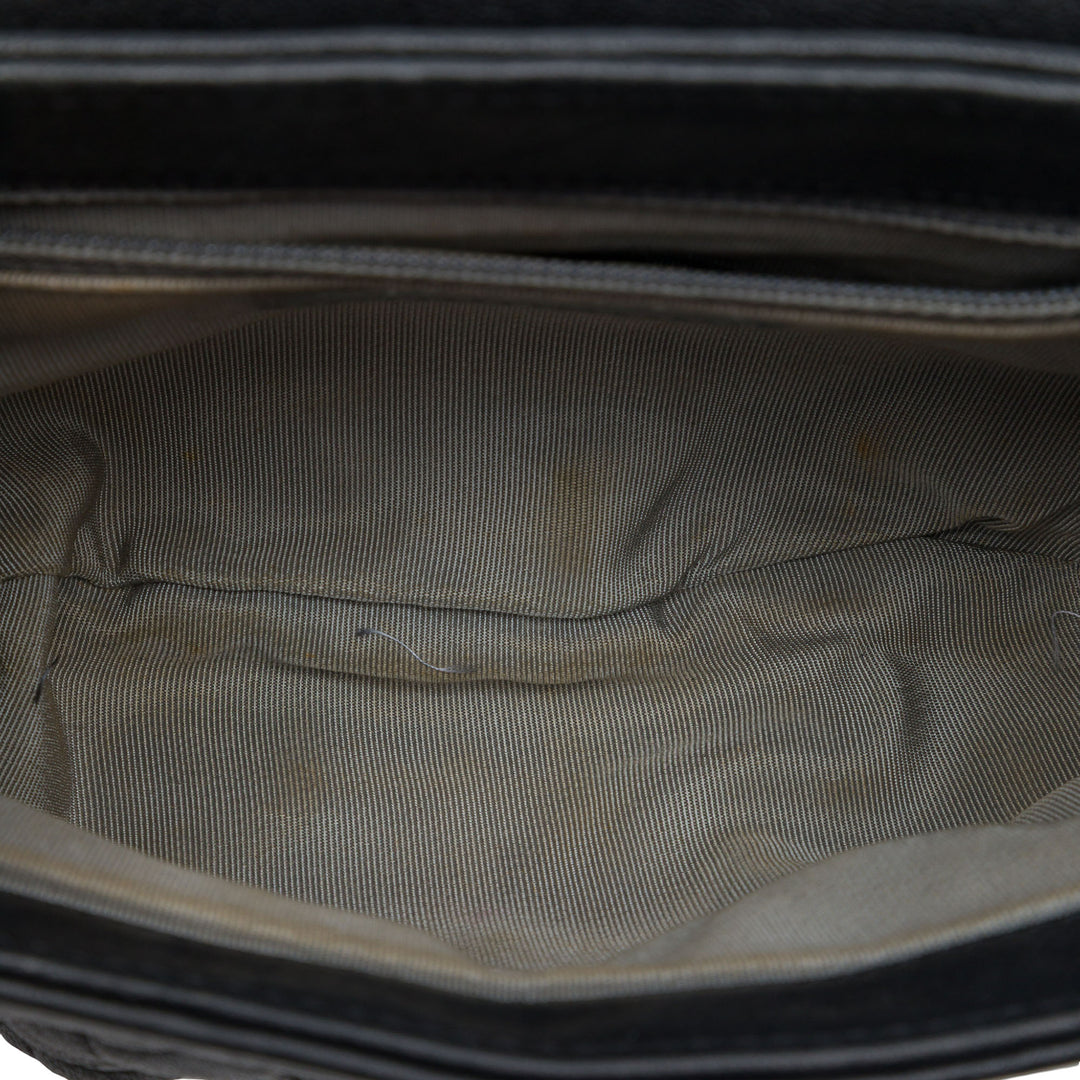 Chanel Matelassé Sac rond à chaîne à rabat Mini Cuir d'agneau Noir – vue 4 – GABY PARIS