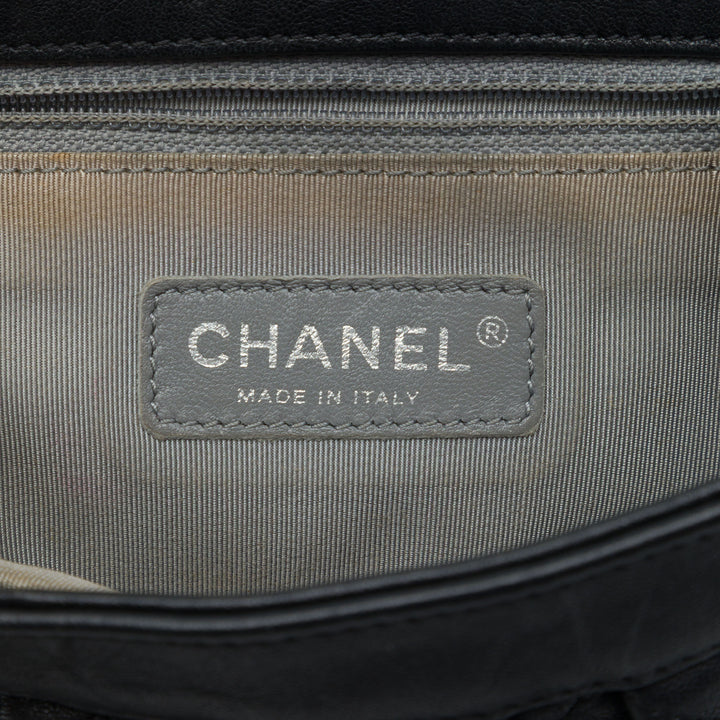 Chanel Matelassé Sac rond à chaîne à rabat Mini Cuir d'agneau Noir – vue 5 – GABY PARIS