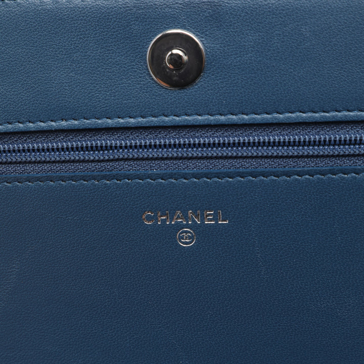 Cristal Orné Boy Wallet on Chain Cuir d'agneau Bleu