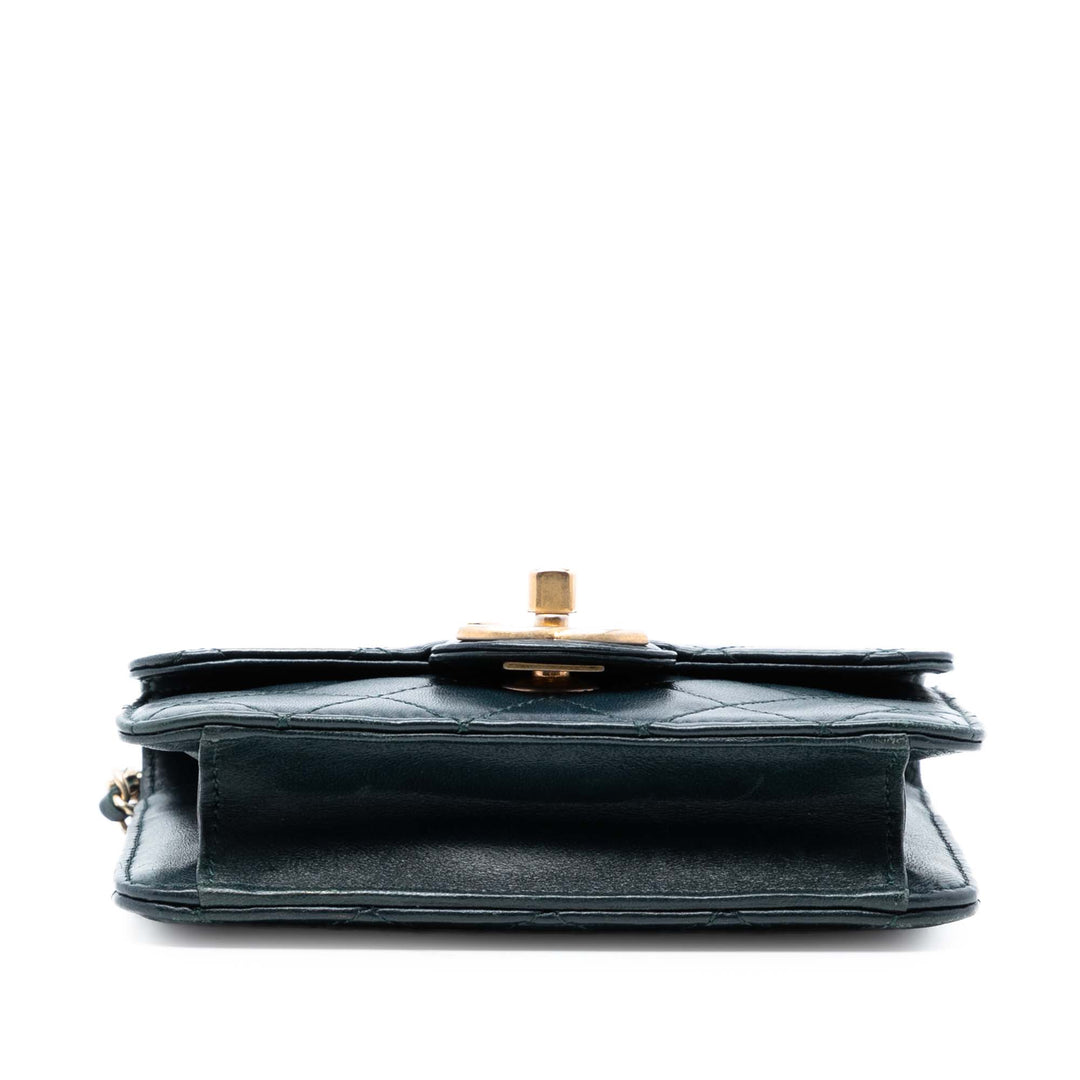 Chanel Mini Matelassé Cuir d’agneau Crossing Times à rabat