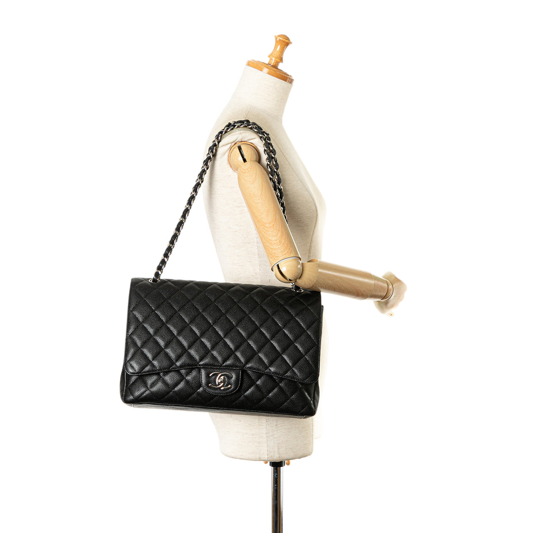Maxi Classic Caviar Double Flap Black - Gaby Paris