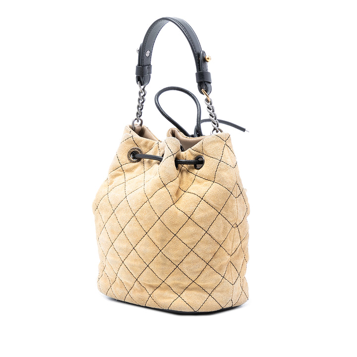 Chanel CC Daim Wild Stitch Bucket Sac