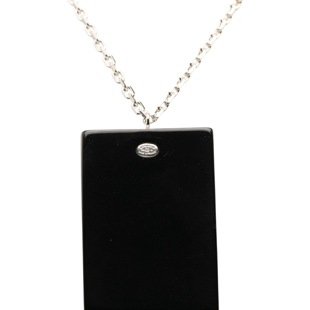 Chanel CC Brass Acrylic et Strass Pendant Collier Noir – vue 4 – GABY PARIS