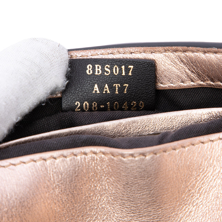 Fendi Sac à main Zucca embossé Métallisé Baguette Mini Rose – vue 5 – GABY PARIS
