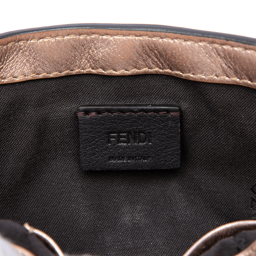 Fendi Sac à main Zucca embossé Métallisé Baguette Mini Rose – vue 6 – GABY PARIS