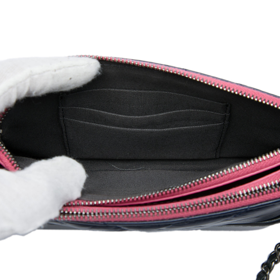 Chanel Tricolore Matelassé vieilli Gabrielle Double Zippé Pochette avec chaîne Cuir de veau Bleu – vue 5 – GABY PARIS