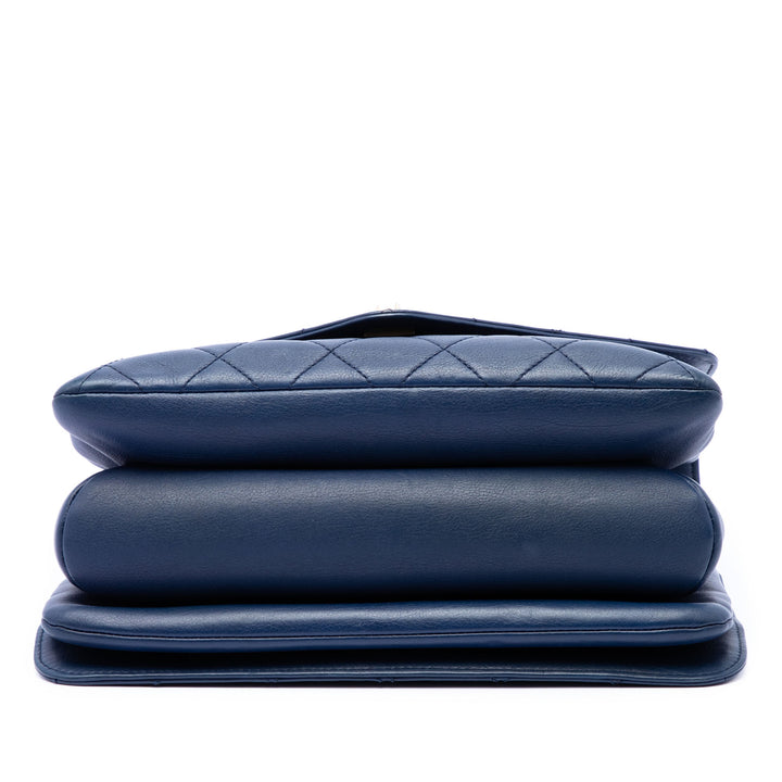 Chanel CC Matelassé Cuir de veau Metal anse supérieure Envelope à rabat