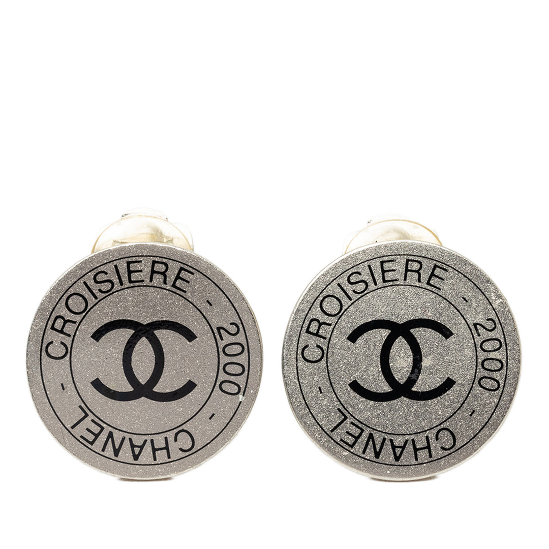 Chanel CC Brass Croisiere Rond À clip Boucles d'oreilles Argenté – vue principale – GABY PARIS