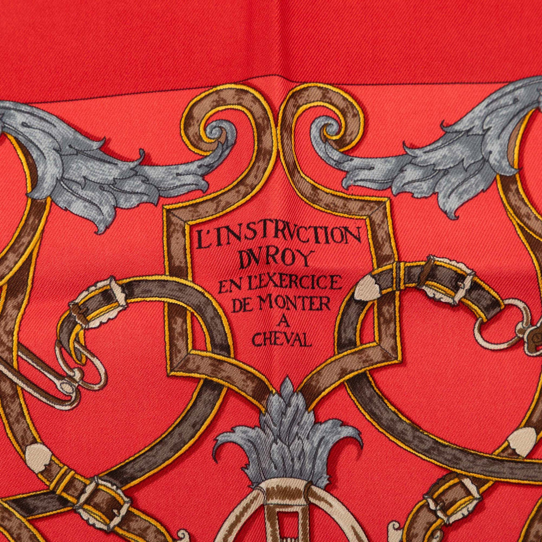 Hermès Carré L Instruction Du Roy Handkerchief Rouge – vue 3 – GABY PARIS