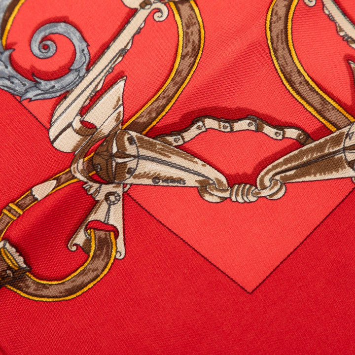 Hermès Carré L Instruction Du Roy Handkerchief Rouge – vue 7 – GABY PARIS