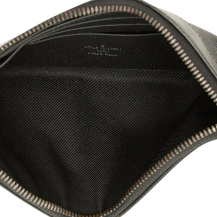 Louis Vuitton Pochette Discovery PM Monogram Eclipse Noir – vue 4 – GABY PARIS