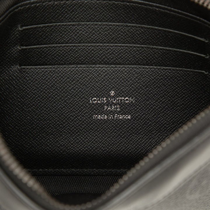 Louis Vuitton Pochette Discovery PM Monogram Eclipse Noir – vue 5 – GABY PARIS