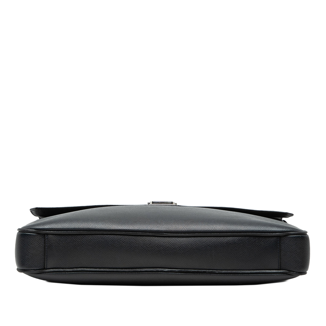 Louis Vuitton Taiga Vassili PM