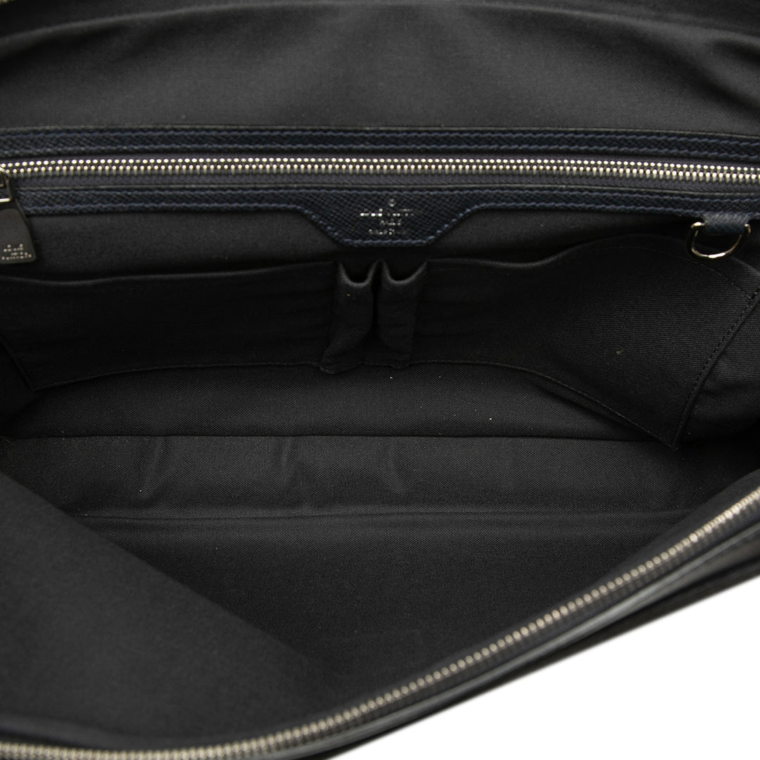 Louis Vuitton Taiga Vassili PM