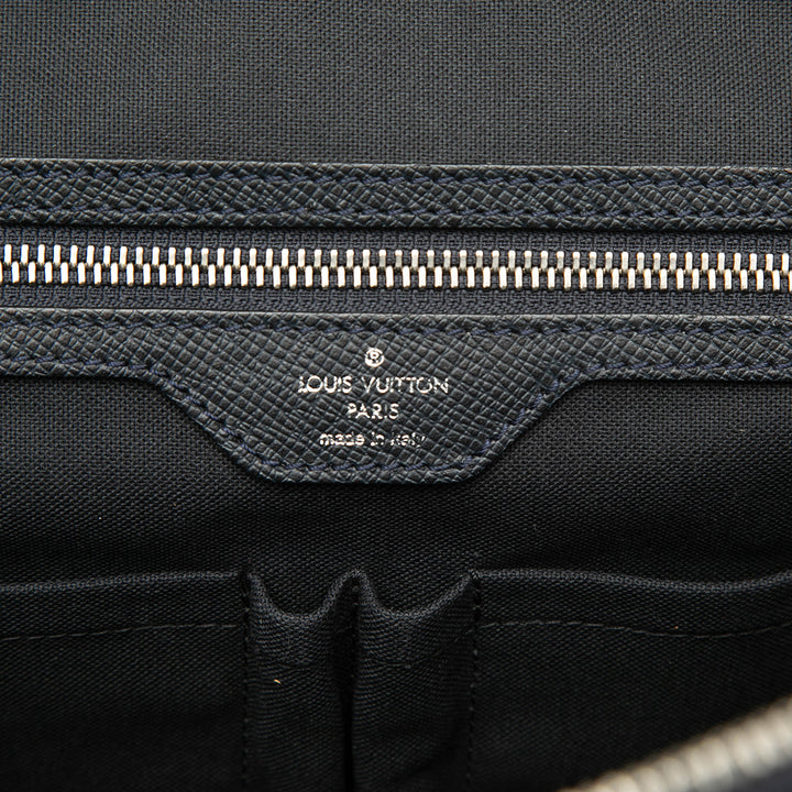 Louis Vuitton Taiga Vassili PM