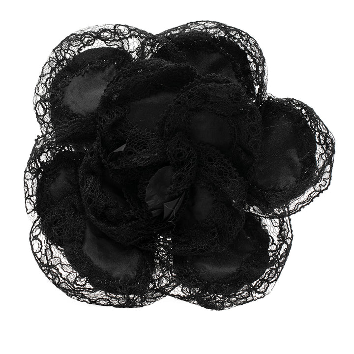 Chanel Lace et Toile Camellia Broche