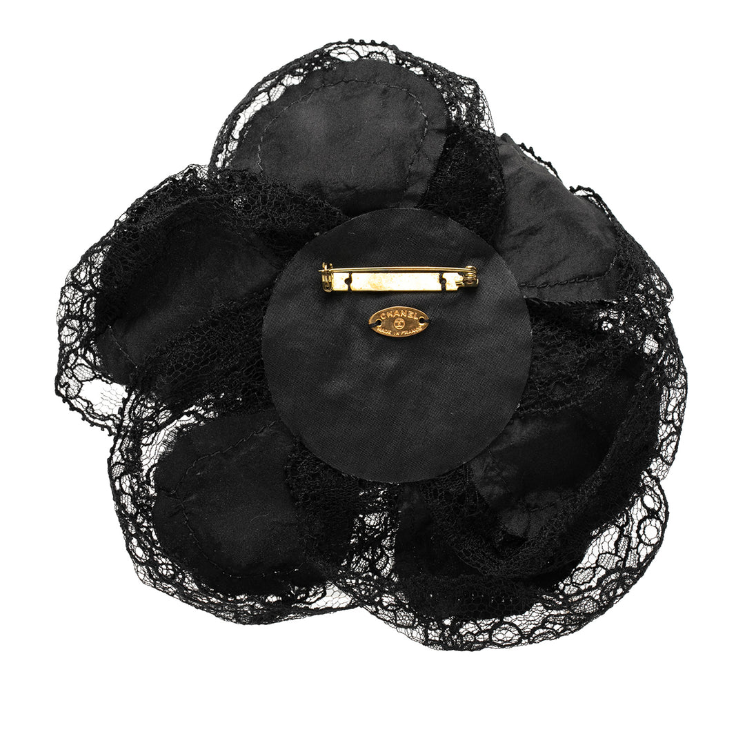 Chanel Lace et Toile Camellia Broche