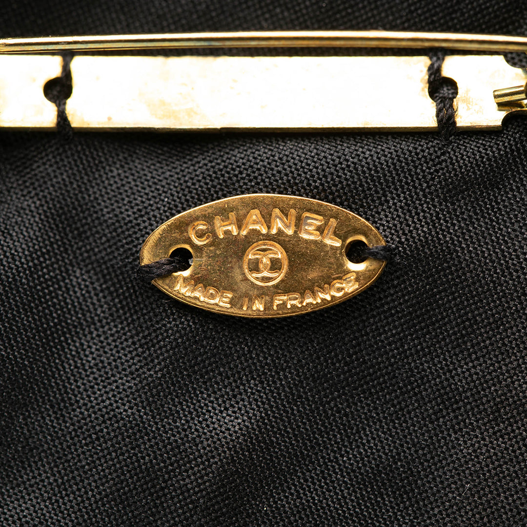 Chanel Lace et Toile Camellia Broche