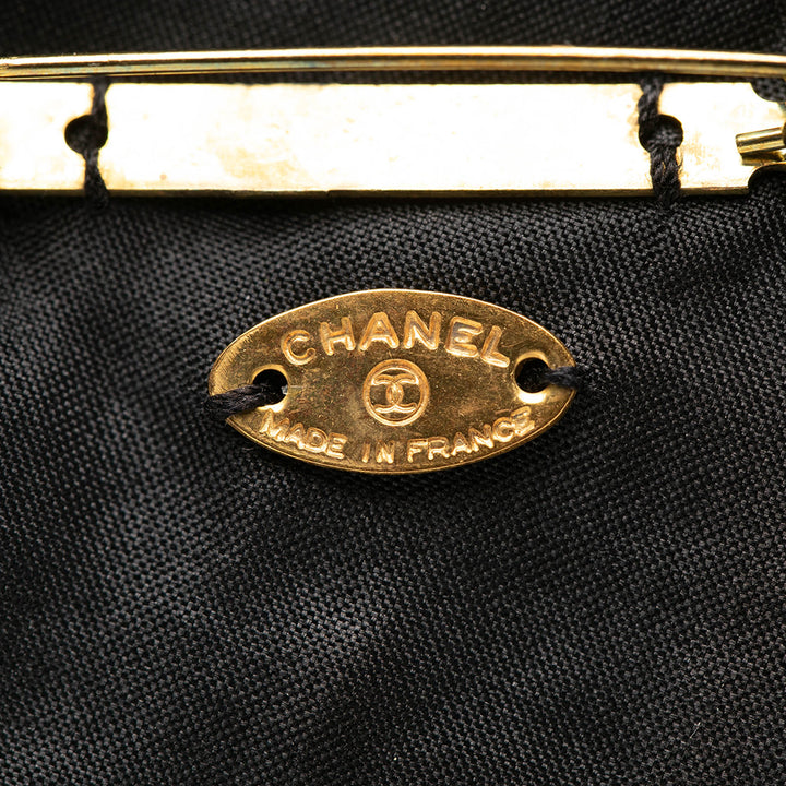 Chanel Lace et Toile Camellia Broche