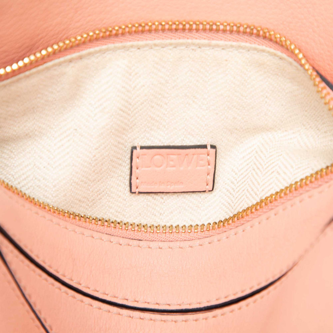LOEWE Puzzle Sac Mini Cuir de veau Rose – vue 5 – GABY PARIS