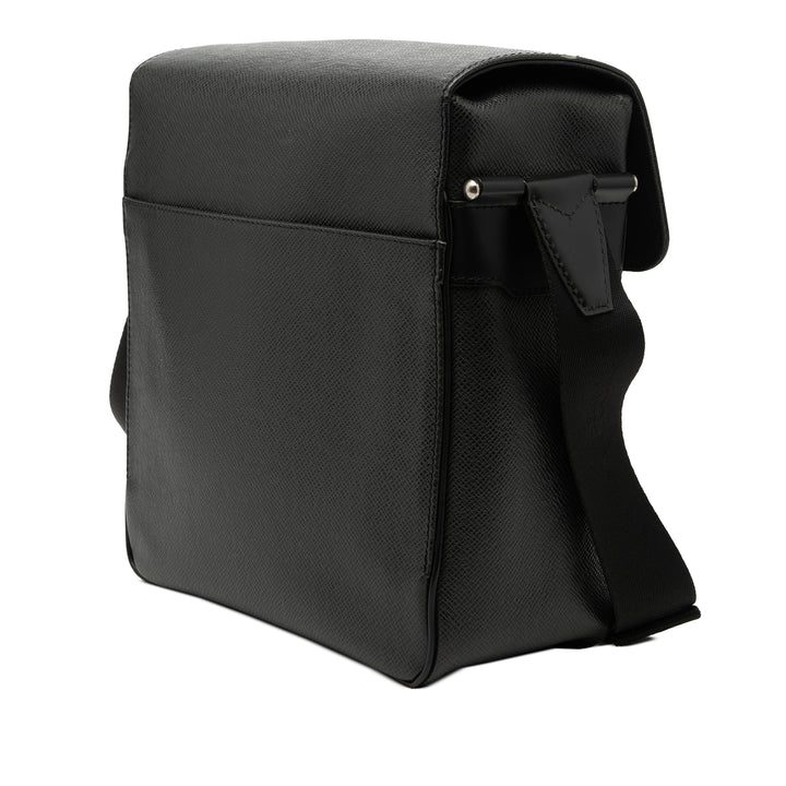 Louis Vuitton Taiga Yaranga