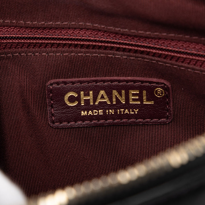 Chanel Cuir de veau Grosgrain Surpiqué Button Up Camera Étui