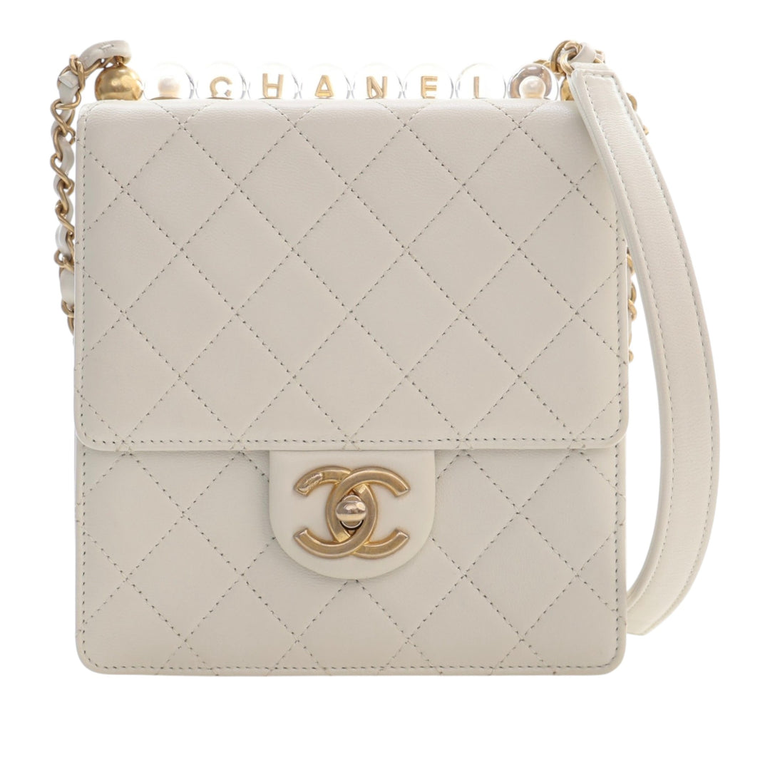 Chanel Matelassé Chic Perles à rabat Petit Cuir d'agneau