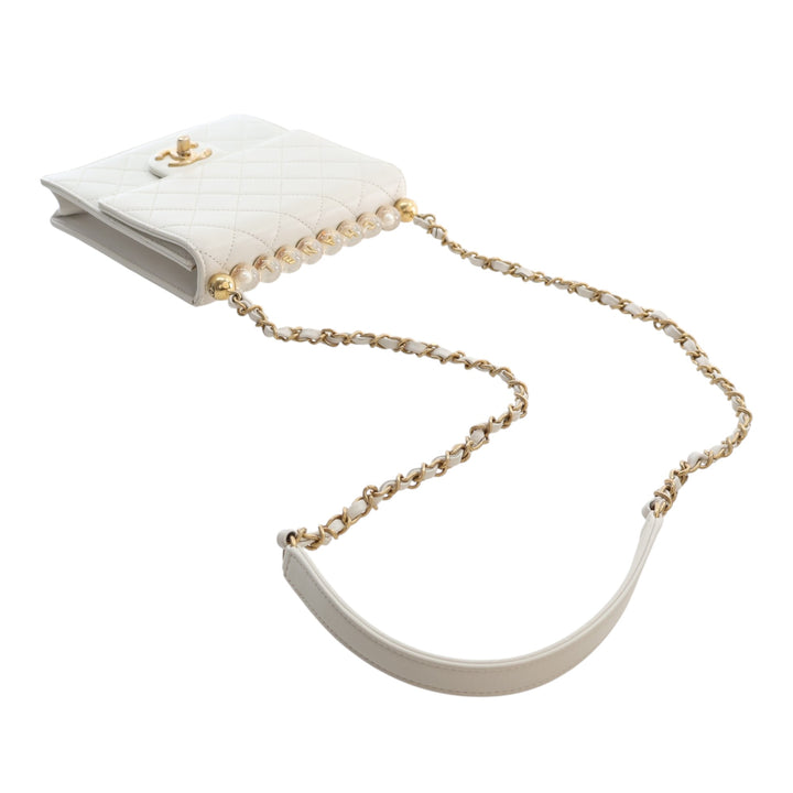 Chanel Matelassé Chic Perles à rabat Petit Cuir d'agneau