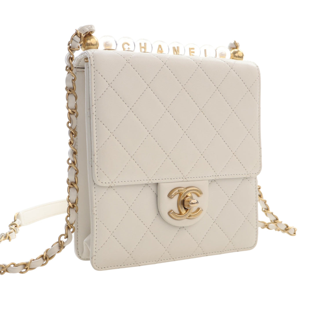 Chanel Matelassé Chic Perles à rabat Petit Cuir d'agneau