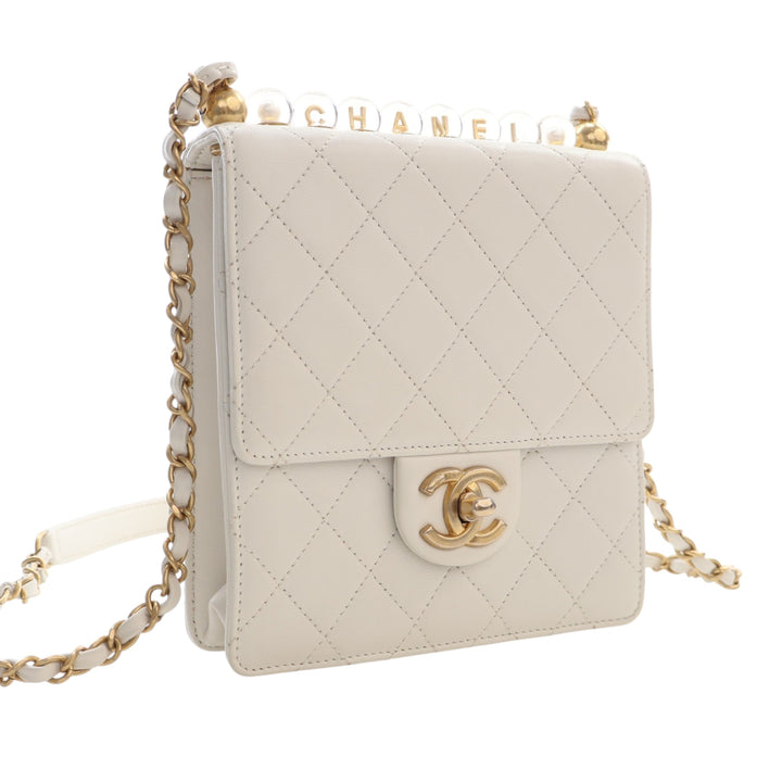 Chanel Matelassé Chic Perles à rabat Petit Cuir d'agneau