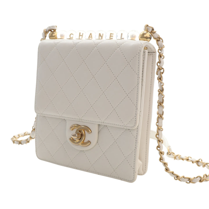 Chanel Matelassé Chic Perles à rabat Petit Cuir d'agneau