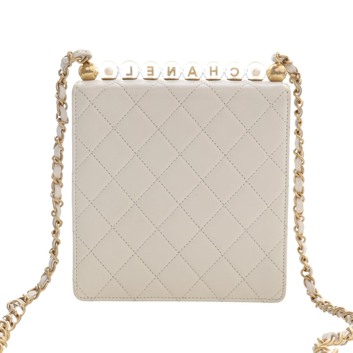 Chanel Matelassé Chic Perles à rabat Petit Cuir d'agneau