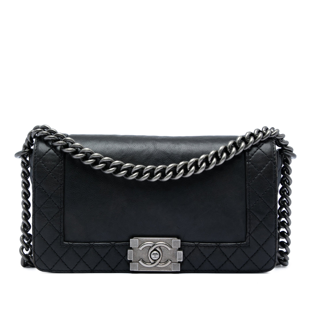 Chanel Old Medium Cuir d’agneau Boy Reverso à rabat